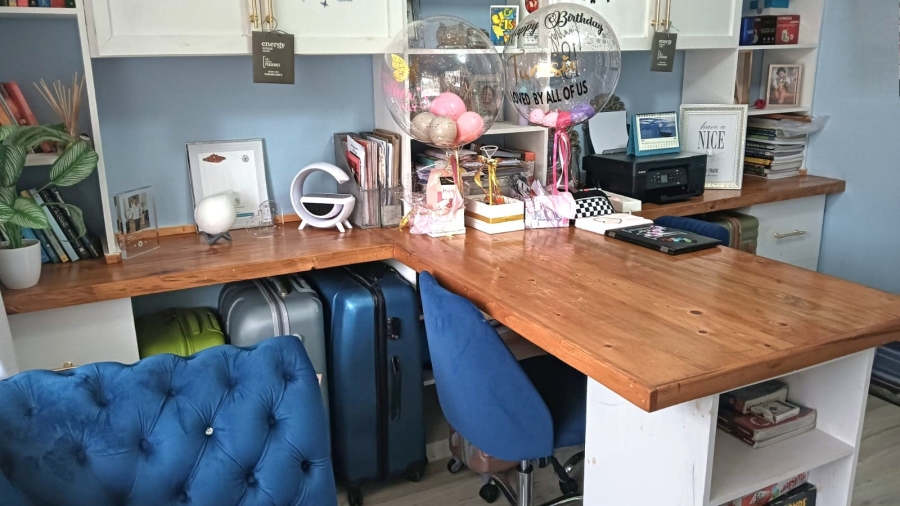 4 Bedroom Property for Sale in Beacon Bay Eastern Cape